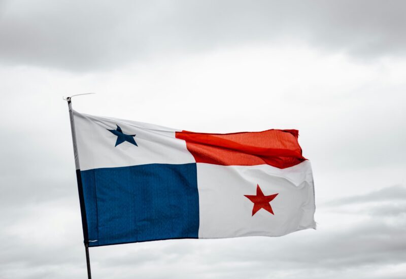 Drapeau du Panama flottant au vent.